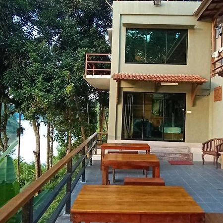 Naura Roomstay Kuala Tahan Buitenkant foto