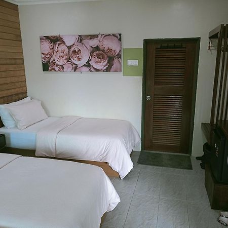 Naura Roomstay Kuala Tahan Buitenkant foto