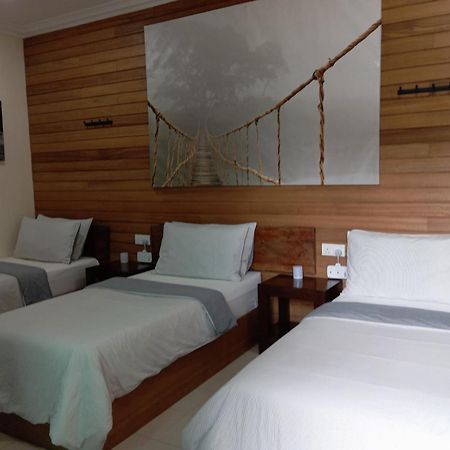 Naura Roomstay Kuala Tahan Buitenkant foto