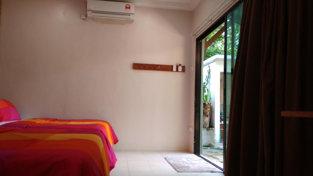 Naura Roomstay Kuala Tahan Buitenkant foto
