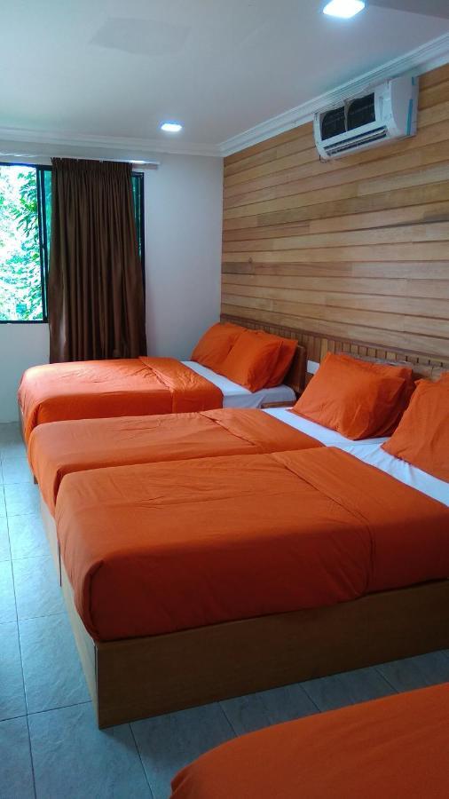 Naura Roomstay Kuala Tahan Buitenkant foto
