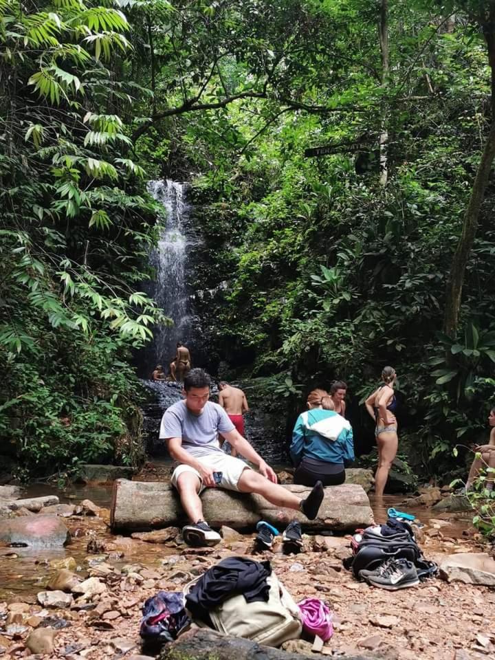 Naura Roomstay Kuala Tahan Buitenkant foto