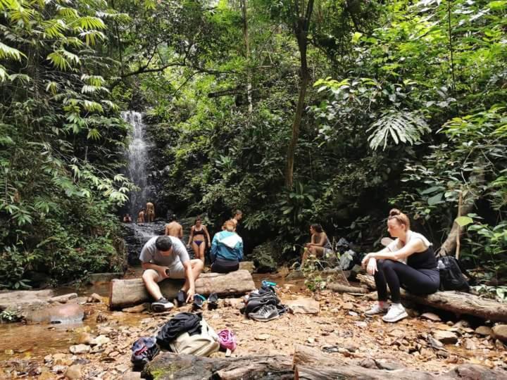 Naura Roomstay Kuala Tahan Buitenkant foto