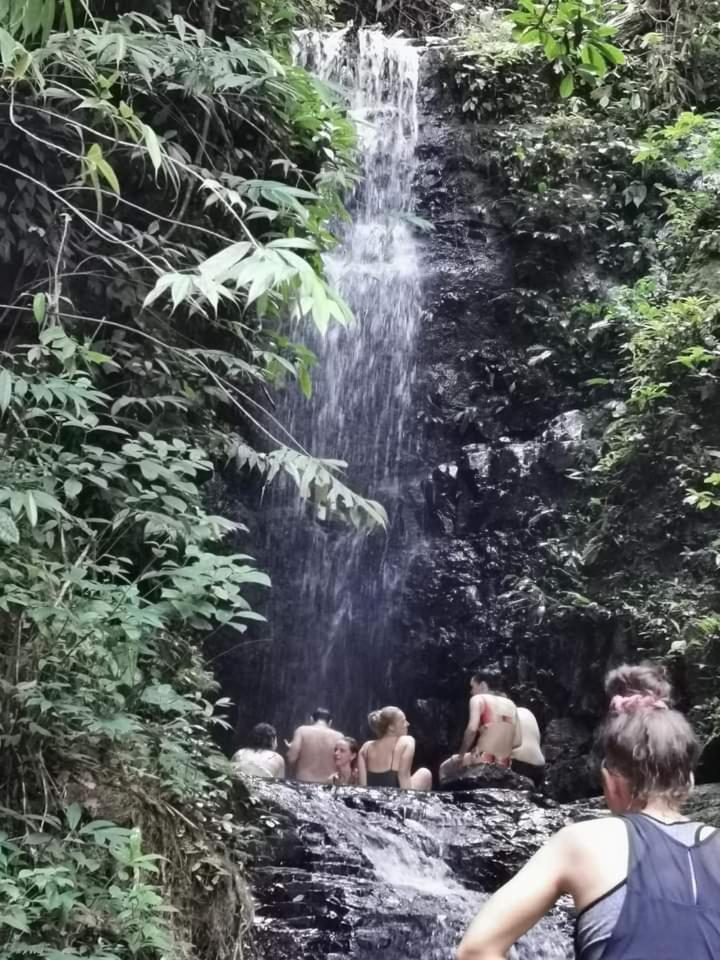 Naura Roomstay Kuala Tahan Buitenkant foto