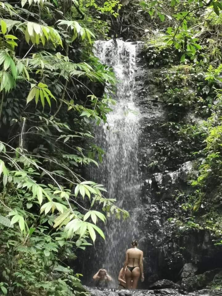 Naura Roomstay Kuala Tahan Buitenkant foto