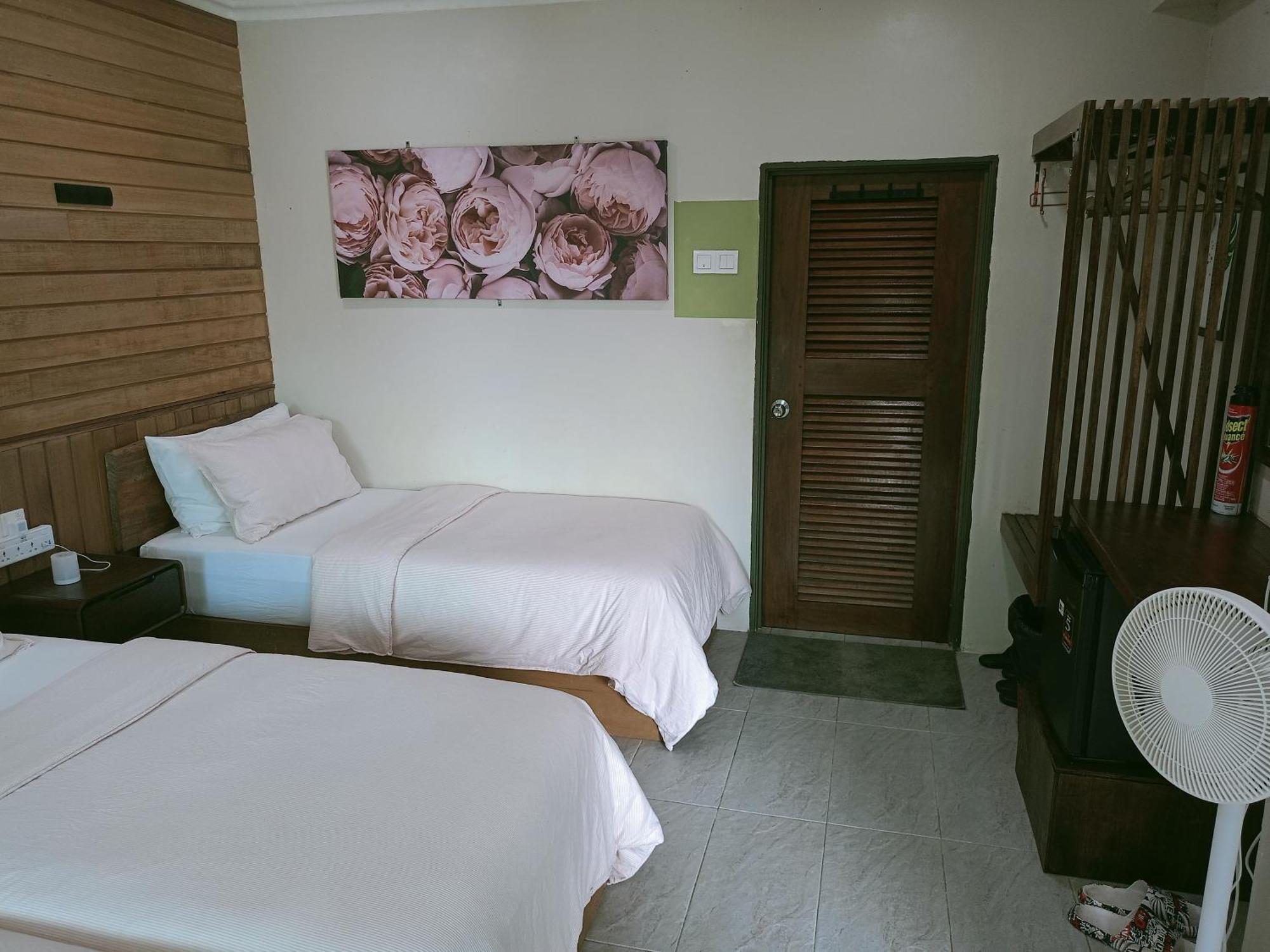 Naura Roomstay Kuala Tahan Buitenkant foto