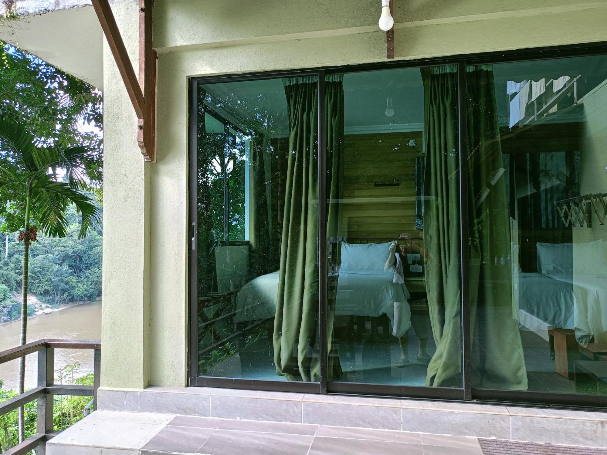 Naura Roomstay Kuala Tahan Buitenkant foto