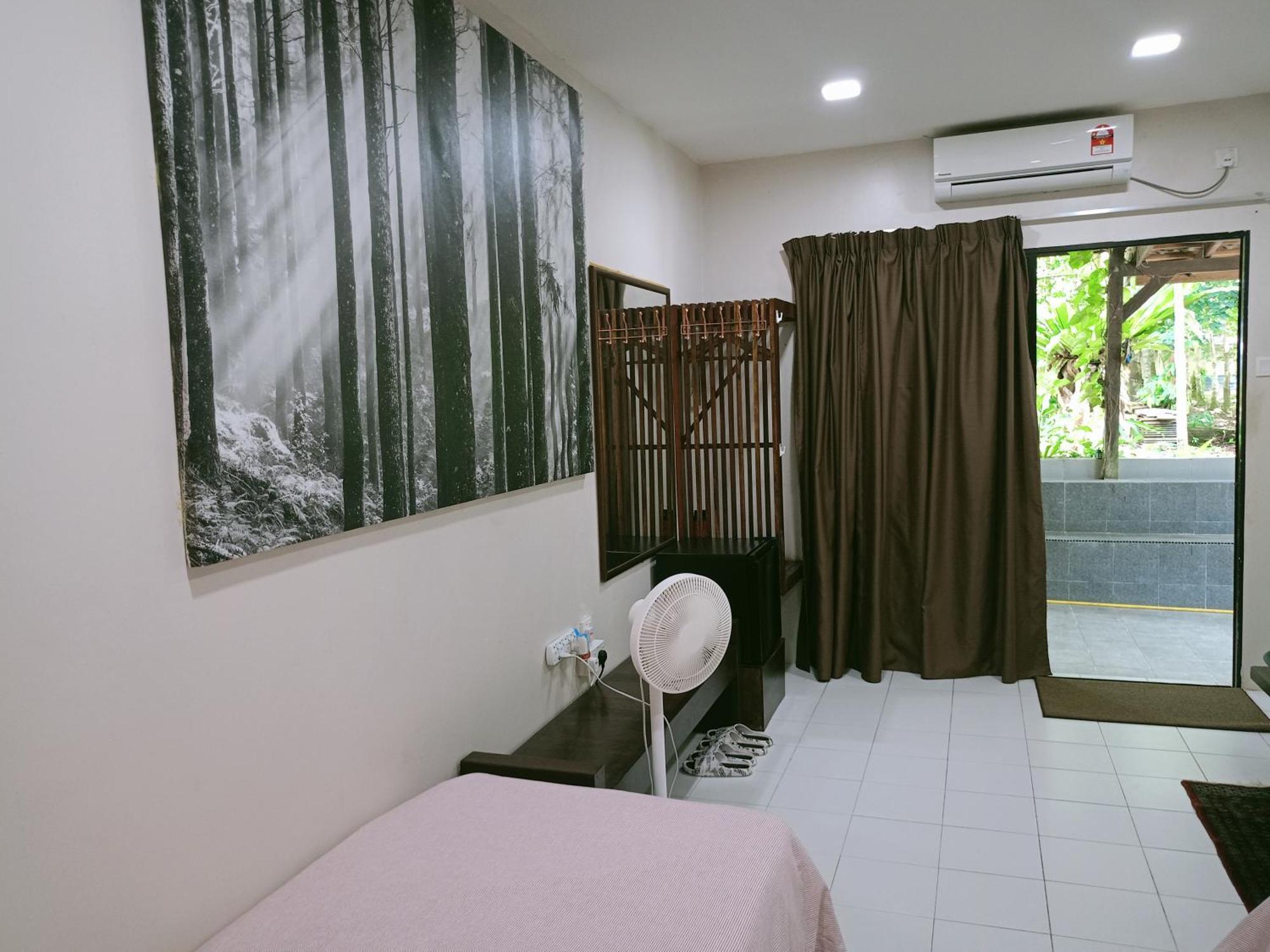 Naura Roomstay Kuala Tahan Buitenkant foto