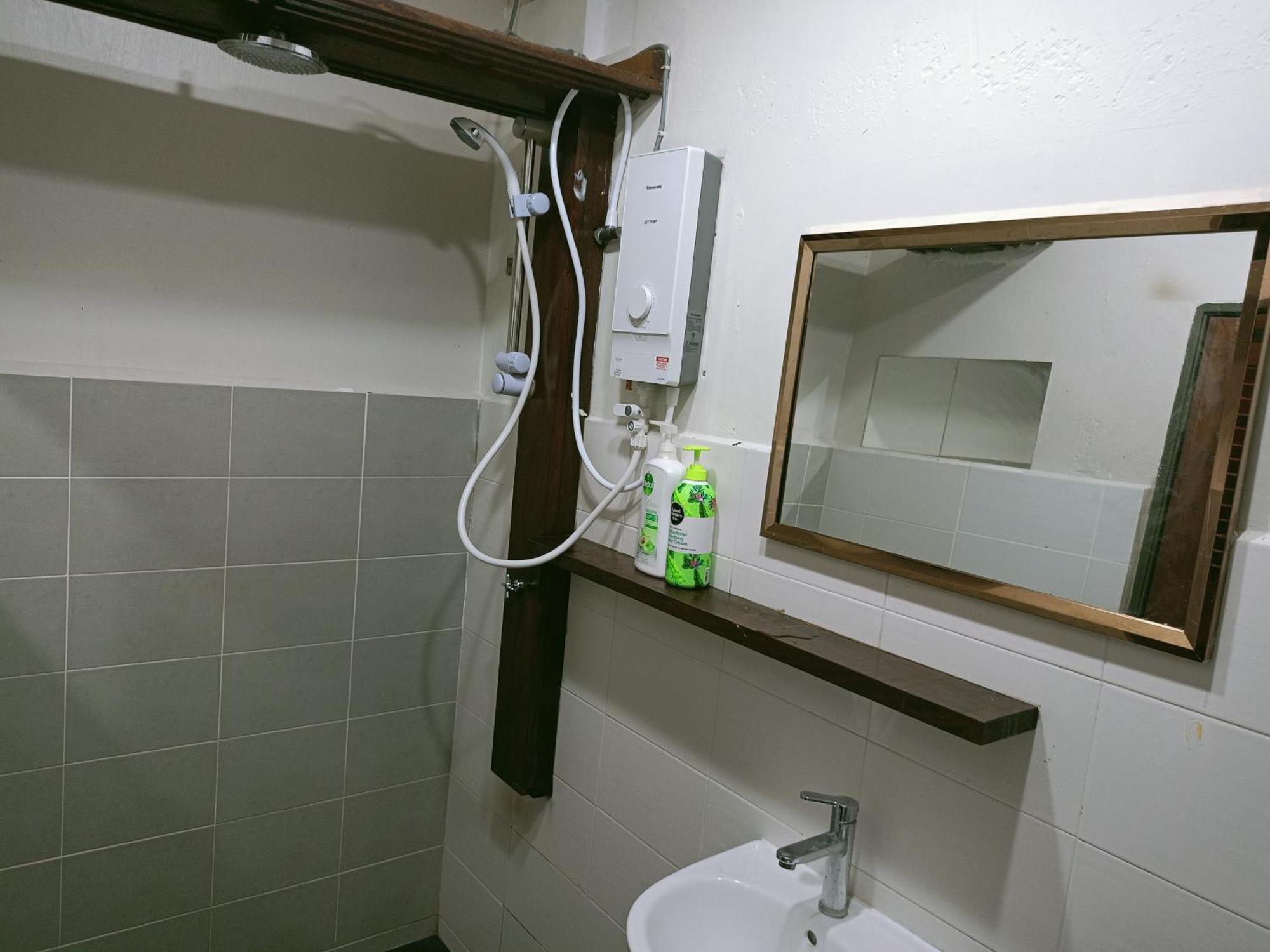Naura Roomstay Kuala Tahan Buitenkant foto