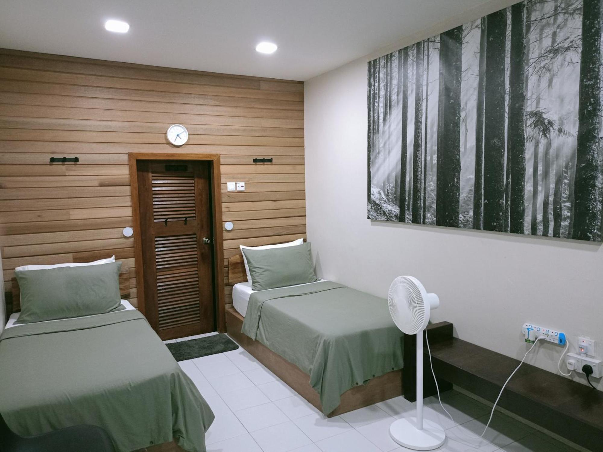 Naura Roomstay Kuala Tahan Buitenkant foto