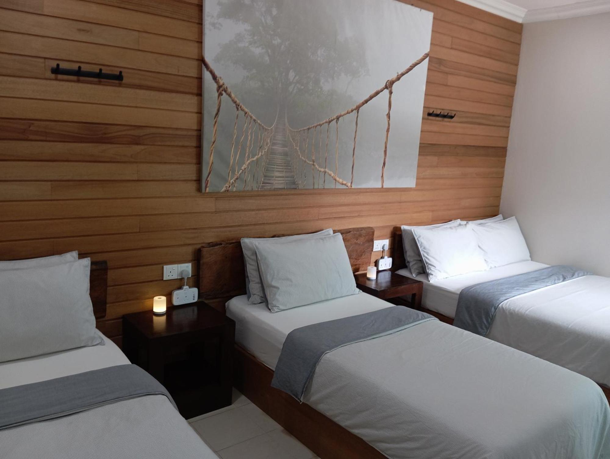 Naura Roomstay Kuala Tahan Buitenkant foto